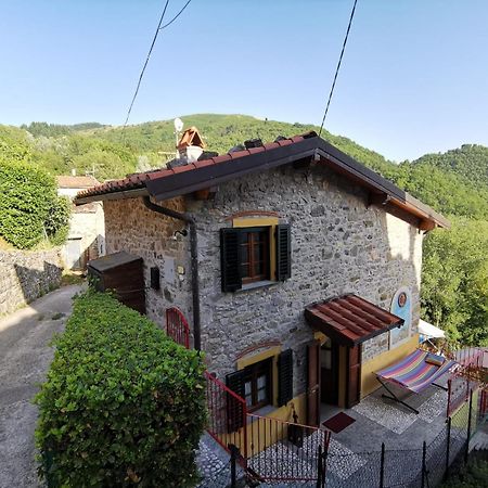 Deliziosa Casetta Sull'Appennino Toscano Montefegatesi Exterior foto