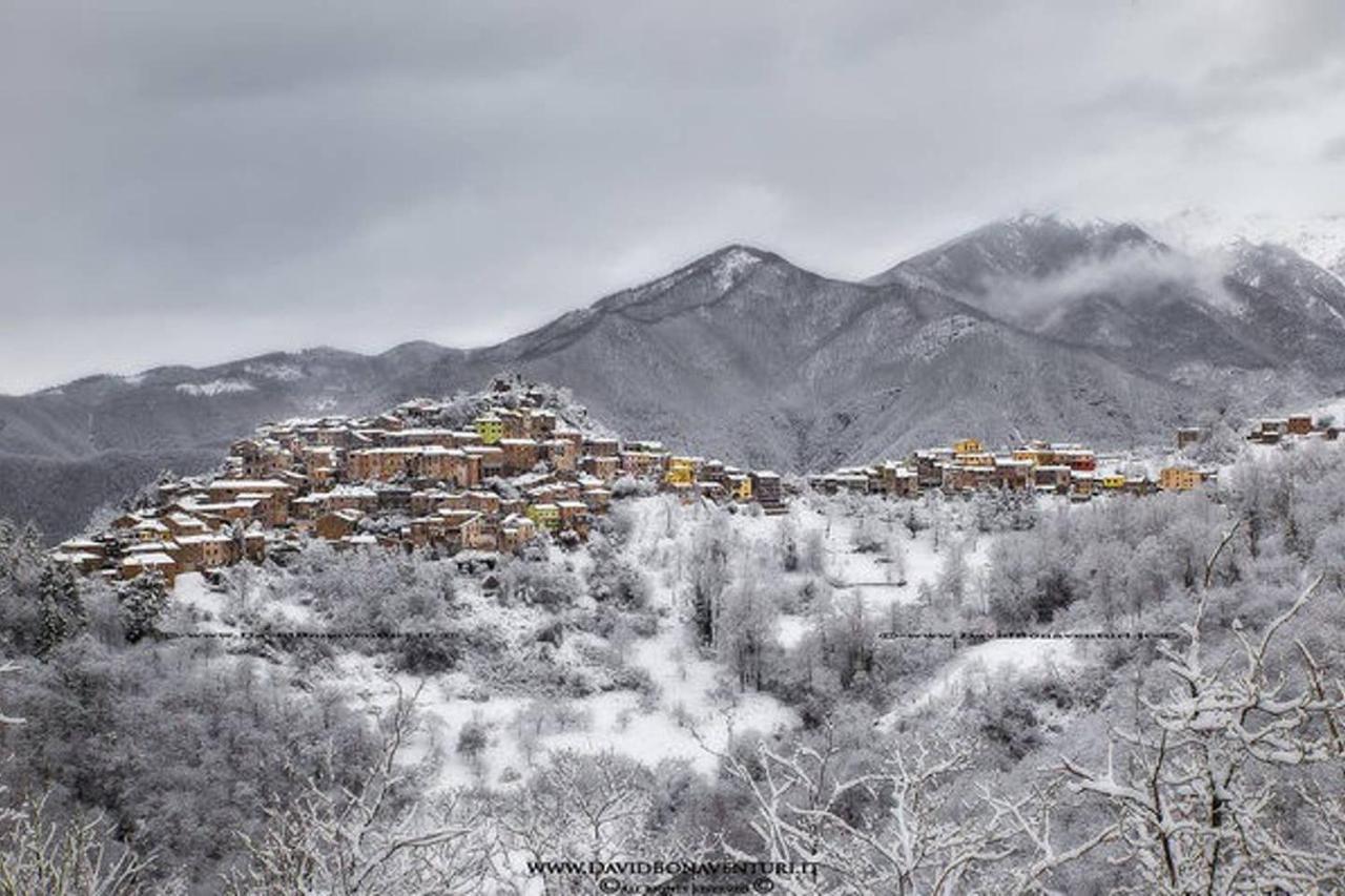 Deliziosa Casetta Sull'Appennino Toscano Montefegatesi Exterior foto